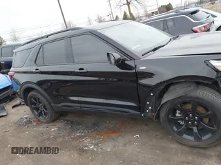 2022 Ford Explorer ST-Line с VIN 1FMSK8KH6NGC45223, выставлен на аукционе IAAI как лот 41811162 с пробегом 18 371 миль миль и . История ставок и продаж доступна на DreamBid. Изображение 12.