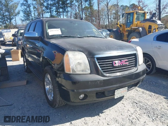 2008 GMC Yukon SLT w/4SB with VIN 1GKFC13058R146926, listed as a IAAI auction lot 41855642 with 207,257 mi miles. Bid and sale history available at carsss.com. Image 1.