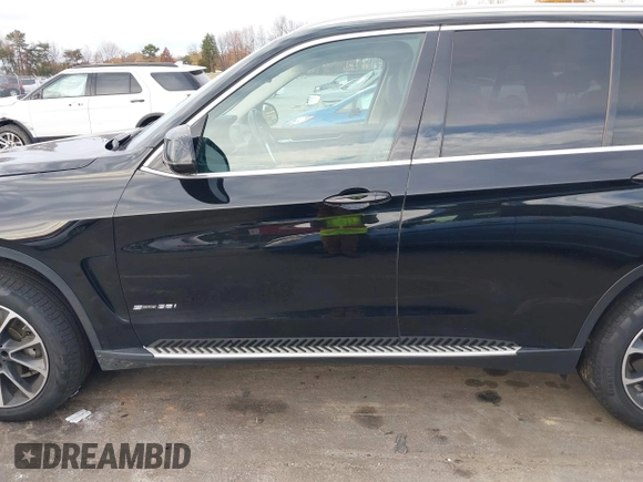 2016 BMW X5 sDrive35i with VIN 5UXKR2C59G0U17661, listed as a IAAI auction lot 40931088 with 90,963 mi miles. Bid and sale history available at carsss.com. Image 14.