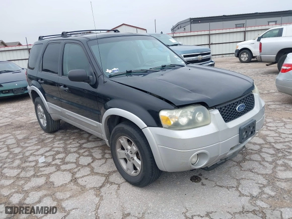 2007 Ford Escape XLT with VIN 1FMYU03107KA04717, listed as a IAAI auction lot 41418772 with 240,440 mi miles. Bid and sale history available at carsss.com. Image 1.