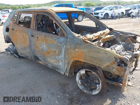 2018 Jeep Compass Latitude with VIN 3C4NJDBBXJT337319, listed as a IAAI auction lot 39594934 with Not provided miles and . Bid and sale history available at DreamBid. Image 1.