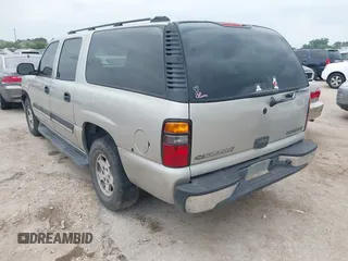 2005 Chevrolet Suburban LT with VIN 3GNEC16Z95G126134, listed as a IAAI auction lot 42048041 with 214,792 mi miles. Bid and sale history available at carsss.com. Image 3.