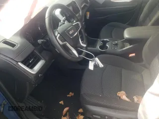 2024 GMC Terrain SLE z VIN 3GKALMEGXRL116982, wystawiony jako Copart lot #53143045 z przebiegiem 6779 mil mil oraz Szkody całkowita. Historia ofert i sprzedaży dostępna na DreamBid. Obrazek 7.