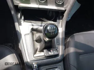 2015 Volkswagen Golf TSI S z VIN 3VW817AU1FM023073, wystawiony jako IAAI lot #42228823 z przebiegiem 80 255 mil mil oraz . Historia ofert i sprzedaży dostępna na DreamBid. Obrazek 11.