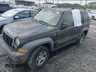 2005 Jeep Liberty Sport with VIN 1J4GL48K95W658899, listed as a IAAI auction lot 41914218 with 218,755 mi miles and . Bid and sale history available at DreamBid. Image 2.