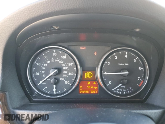 2008 BMW 3 Series 328xi z VIN WBAVT73548FZ37873, wystawiony jako Copart lot #41605795 z przebiegiem 43 445 mil mil oraz Szkoda całkowita • Salvage title. Historia ofert i sprzedaży dostępna na DreamBid. Obrazek 9.