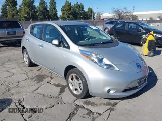 2011 Nissan LEAF SL-e z VIN JN1AZ0CP9BT000778, wystawiony jako IAAI lot #41655461 z przebiegiem 99 048 mil mil oraz . Historia ofert i sprzedaży dostępna na DreamBid. Obrazek 6.