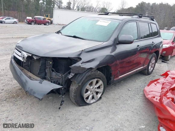 2013 Toyota Highlander with VIN 5TDZK3EH4DS137768, listed as a IAAI auction lot 41399693 with 179,372 mi miles. Bid and sale history available at carsss.com. Image 14.
