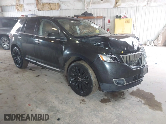 2013 Lincoln MKX z VIN 2LMDJ8JK0DBL27516, wystawiony jako IAAI lot #41468582 z przebiegiem 107 871 mil mil oraz . Historia ofert i sprzedaży dostępna na DreamBid. Obrazek 1.