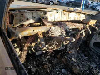 2011 Toyota Tacoma с VIN 5TFJX4GN1BX002410, выставлен на аукционе Copart как лот 43046725 с пробегом Не указан миль и На запчасти • Non repairable. История ставок и продаж доступна на DreamBid. Изображение 9.