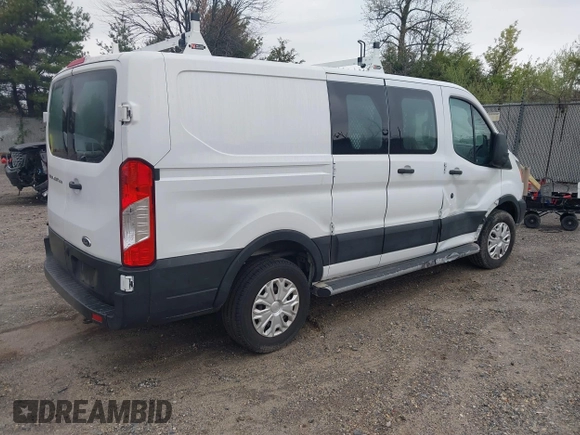 2019 Ford Transit z VIN 1FTYR1ZM4KKB00758, wystawiony jako IAAI lot #42006896 z przebiegiem 67 270 mil mil oraz . Historia ofert i sprzedaży dostępna na DreamBid. Obrazek 4.