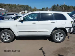 2013 Jeep Grand Cherokee Laredo with VIN 1C4RJFAG5DC615103, listed as a IAAI auction lot 41797862 with 117,450 mi miles. Bid and sale history available at carsss.com. Image 14.