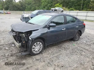 2015 Nissan Versa SV z VIN 3N1CN7AP8FL832042, wystawiony jako Copart lot #55859655 z przebiegiem 157 949 mil mil oraz Szkoda całkowita • Salvage title. Historia ofert i sprzedaży dostępna na DreamBid. Obrazek 1.