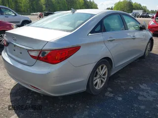 2011 Hyundai Sonata GLS with VIN 5NPEB4AC8BH075552, listed as a IAAI auction lot 41965751 with 180,174 mi miles and . Bid and sale history available at carsss.com. Image 4.
