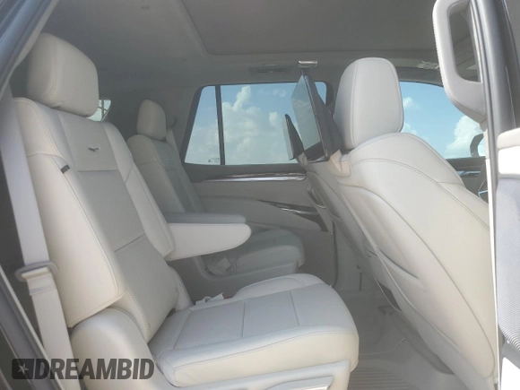 2025 Cadillac Escalade z VIN 1GYS9GRL2SR150916, wystawiony jako Copart lot #54397255 z przebiegiem 3 650 mil mil oraz Szkoda całkowita • Salvage title. Historia ofert i sprzedaży dostępna na DreamBid. Obrazek 11.