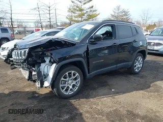 2024 Jeep Compass Latitude Lux with VIN 3C4NJDFN0RT140417, listed as a IAAI auction lot 41657031 with 4,449 mi miles and . Bid and sale history available at DreamBid. Image 17.