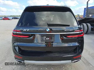 2024 BMW X7 xDrive40i z VIN 5UX23EM09R9V90469, wystawiony jako Copart lot #56997145 z przebiegiem 29 827 mil mil oraz Czysty tytuł • Clean title. Historia ofert i sprzedaży dostępna na DreamBid. Obrazek 6.