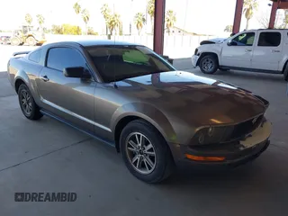 2005 Ford Mustang Deluxe with VIN 1ZVFT80N155128766, listed as a IAAI auction lot 41667434 with 233,175 mi miles. Bid and sale history available at carsss.com. Image 1.