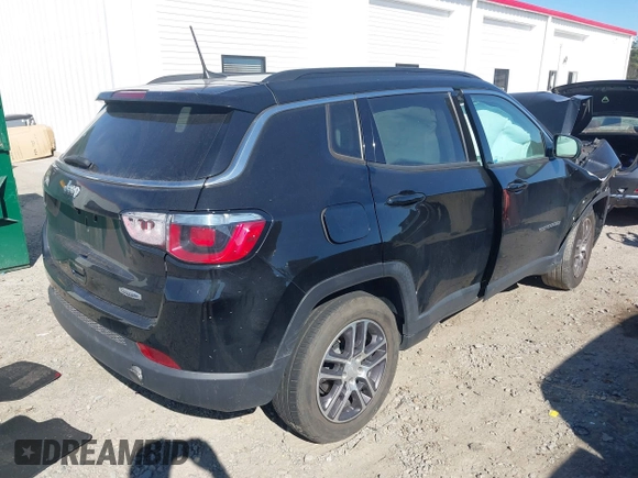 2018 Jeep Compass Latitude with VIN 3C4NJCBB3JT462706, listed as a IAAI auction lot 41680742 with 89,105 mi miles. Bid and sale history available at carsss.com. Image 4.