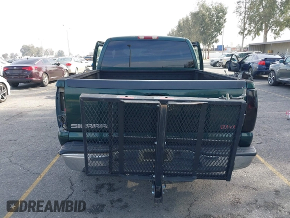 2002 GMC Sierra 1500 SLE z VIN 2GTEC19V121150546, wystawiony jako IAAI lot #40974798 z przebiegiem Nie podano mil oraz . Historia ofert i sprzedaży dostępna na DreamBid. Obrazek 16.