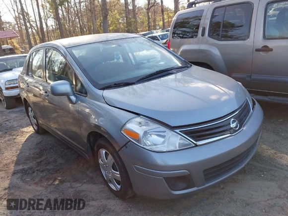 2011 Nissan Versa 1.8 S with VIN 3N1BC1AP9BL423170, listed as a IAAI auction lot 41821121 with 246,940 mi miles. Bid and sale history available at carsss.com. Image 1.