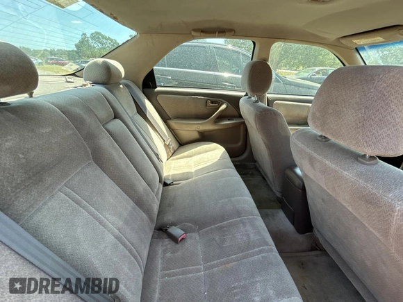 2000 Toyota Camry CE with VIN 4T1BG22K0YU002152, listed as a Copart auction lot 55530965 with 366,513 mi miles and Clean Title. Bid and sale history available at carsss.com. Image 6.