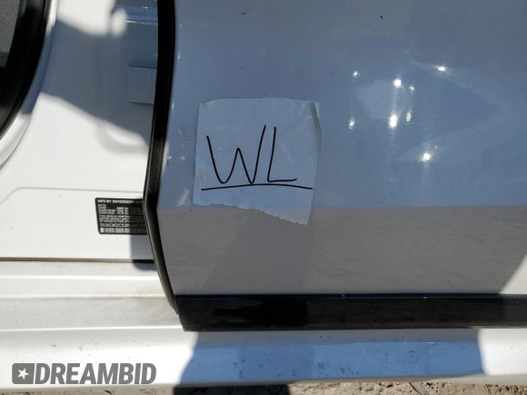2013 BMW 1 Series 135i z VIN WBAUC9C54DVY60302, wystawiony jako Copart lot #75686944 z przebiegiem Nie podano mil oraz Nie do naprawy • Non repairable. Historia ofert i sprzedaży dostępna na DreamBid. Obrazek 13.