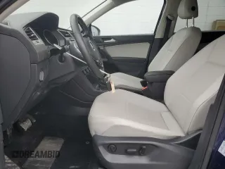 2021 Volkswagen Tiguan SE z VIN 3VV2B7AX3MM154049, wystawiony jako Copart lot #52961955 z przebiegiem 77 349 mil mil oraz Czysty tytuł • Clean title. Historia ofert i sprzedaży dostępna na DreamBid. Obrazek 7.