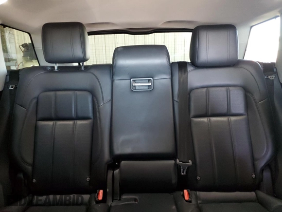 2018 Land Rover Range Rover Sport HSE Dynamic with VIN SALWV2SVXJA195870, listed as a Copart auction lot 50059835 with 140,081 mi miles and Clean Title. Bid and sale history available at carsss.com. Image 10.
