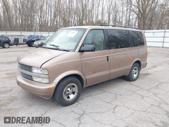 1998 Chevrolet Astro with VIN 1GNEL19W0WB198965, listed as a IAAI auction lot 41986890 with 107,881 mi miles. Bid and sale history available at carsss.com. Image 2.