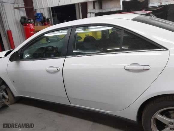 2009 Pontiac G6 GT w/1SA *Ltd Avail* with VIN 1G2ZH57N294155352, listed as a IAAI auction lot 41597342 with NaN miles. Bid and sale history available at carsss.com. Image 14.