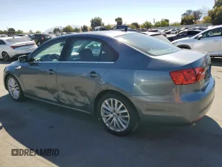 2011 Volkswagen Jetta SEL с VIN 3VWGX7AJXBM320093, выставлен на аукционе Copart как лот 72485144 с пробегом 102 800 миль миль и Списание • Salvage title. История ставок и продаж доступна на DreamBid. Изображение 2.