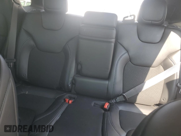 2019 Jeep Cherokee Latitude Plus с VIN 1C4PJLLX6KD384089, выставлен на аукционе Copart как лот 49049555 с пробегом 37 490 миль миль и Списание • Salvage title. История ставок и продаж доступна на DreamBid. Изображение 10.