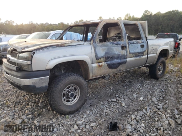 2003 Chevrolet Silverado 1500HD LS z VIN 1GCGK13UX3F142788, wystawiony jako Copart lot #74943634 z przebiegiem Nie podano mil oraz Szkoda całkowita • Salvage title. Historia ofert i sprzedaży dostępna na DreamBid. Obrazek 1.