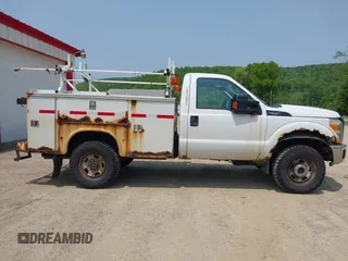 2011 Ford F-350 z VIN 1FDBF3B63BEB77511, wystawiony jako IAAI lot #42383405 z przebiegiem 271 011 mil mil oraz . Historia ofert i sprzedaży dostępna na DreamBid. Obrazek 13.