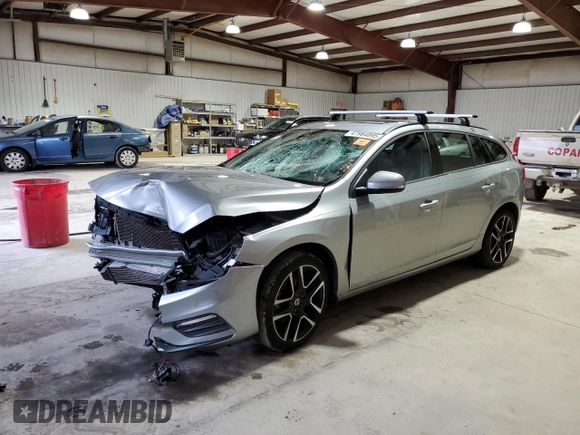 2018 Volvo V60 Dynamic with VIN YV140MEL4J2379919, listed as a Copart auction lot 47984895 with 84,059 mi miles and Salvage Title. Bid and sale history available at carsss.com. Image 1.