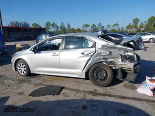 2022 Toyota Corolla LE with VIN 5YFEPMAE7NP276286, listed as a IAAI auction lot 41704970 with 87,142 mi miles. Bid and sale history available at carsss.com. Image 13.