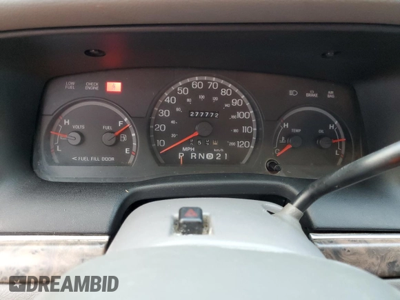 2000 Ford Crown Victoria LX z VIN 2FAFP74W3YX122481, wystawiony jako Copart lot #79189794 z przebiegiem 277 772 mil mil oraz Nie do naprawy • Non repairable. Historia ofert i sprzedaży dostępna na DreamBid. Obrazek 9.