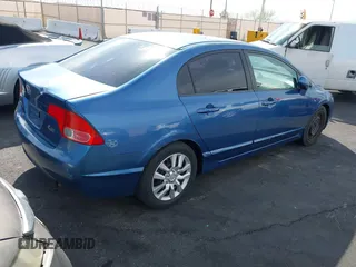 2008 Honda Civic LX with VIN 1HGFA165X8L099017, listed as a IAAI auction lot 41950437 with 215,555 mi miles and . Bid and sale history available at DreamBid. Image 4.