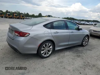 2015 Chrysler 200 S z VIN 1C3CCCBBXFN747271, wystawiony jako Copart lot #54495565 z przebiegiem 136 056 mil mil oraz Szkoda całkowita • Salvage title. Historia ofert i sprzedaży dostępna na DreamBid. Obrazek 3.