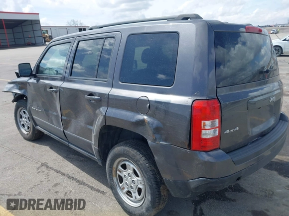 2016 Jeep Patriot Sport with VIN 1C4NJRBB0GD669121, listed as a IAAI auction lot 41947932 with 212,040 mi miles and . Bid and sale history available at carsss.com. Image 3.