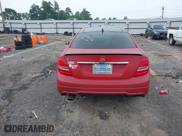 2013 Mercedes-Benz C 250 с VIN WDDGJ4HB7DG051801, выставлен на аукционе IAAI как лот 42419210 с пробегом 78 241 миль миль и . История ставок и продаж доступна на DreamBid. Изображение 16.