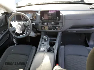2024 Nissan Pathfinder S z VIN 5N1DR3AC1RC275076, wystawiony jako Copart lot #82521824 z przebiegiem 16 240 mil mil oraz Szkoda całkowita • Salvage title. Historia ofert i sprzedaży dostępna na DreamBid. Obrazek 8.