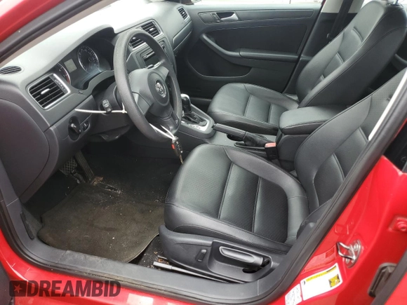 2014 Volkswagen Jetta SE z VIN 3VWD17AJ0EM262441, wystawiony jako Copart lot #62238255 z przebiegiem 140 594 mil mil oraz Czysty tytuł • Clean title. Historia ofert i sprzedaży dostępna na DreamBid. Obrazek 7.
