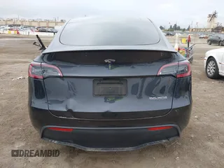 2024 Tesla Model Y Performance with VIN 7SAYGDEF7RF053265, listed as a IAAI auction lot 42132172 with 17,102 mi miles and . Bid and sale history available at DreamBid. Image 16.