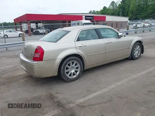 2007 Chrysler 300 C z VIN 2C3LA63HX7H640189, wystawiony jako IAAI lot #42316626 z przebiegiem 61 152 mil mil oraz . Historia ofert i sprzedaży dostępna na DreamBid. Obrazek 4.