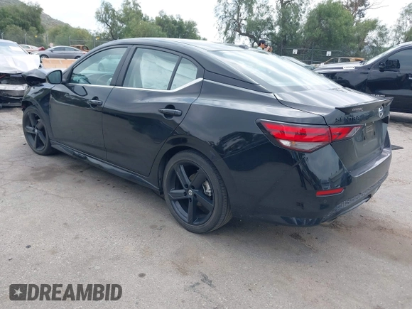 2022 Nissan Sentra SR z VIN 3N1AB8DV3NY295100, wystawiony jako IAAI lot #41901931 z przebiegiem 40 811 mil mil oraz . Historia ofert i sprzedaży dostępna na DreamBid. Obrazek 3.