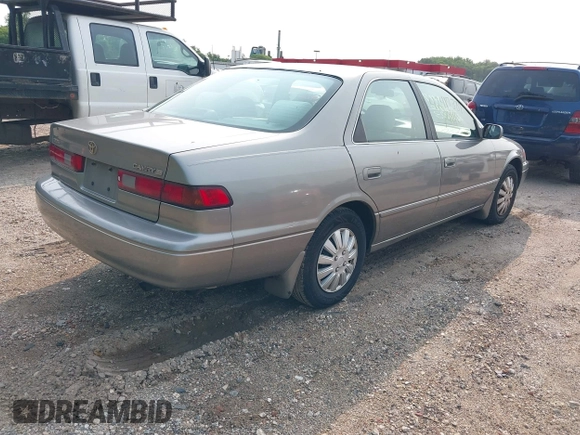 1998 Toyota Camry LE z VIN 4T1BG22K8WU330576, wystawiony jako IAAI lot #42417387 z przebiegiem 99 861 mil mil oraz . Historia ofert i sprzedaży dostępna na DreamBid. Obrazek 4.