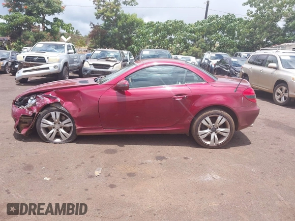 2009 Mercedes-Benz SLK 350 with VIN WDBWK58F19F190541, listed as a IAAI auction lot 42464400 with 109,484 mi miles and . Bid and sale history available at DreamBid. Image 14.