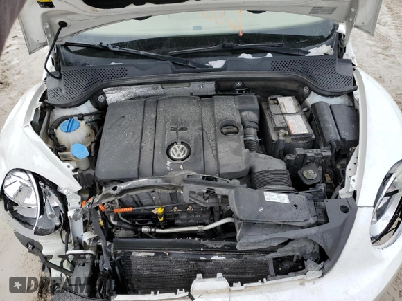 2014 Volkswagen Beetle 2.5L w/Sun with VIN 3VWJP7AT7EM613977, listed as a Copart auction lot 89251315 with 101,885 mi miles and Salvage Title. Bid and sale history available at DreamBid. Image 11.